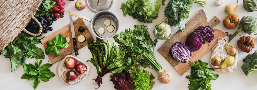 livfarm_kitchen_table_with_fresh_seasonal